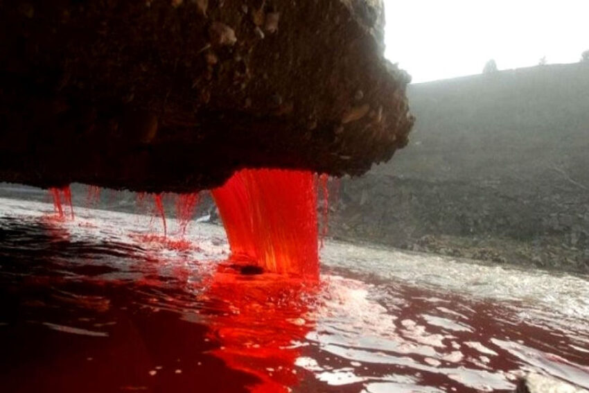 Bizarre Goings-On in Antarctica: Blood Falls waterfall Antarctica